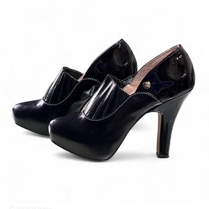 Vivienne Westwood Pumps RARE AUTH Black on Black Patient leather